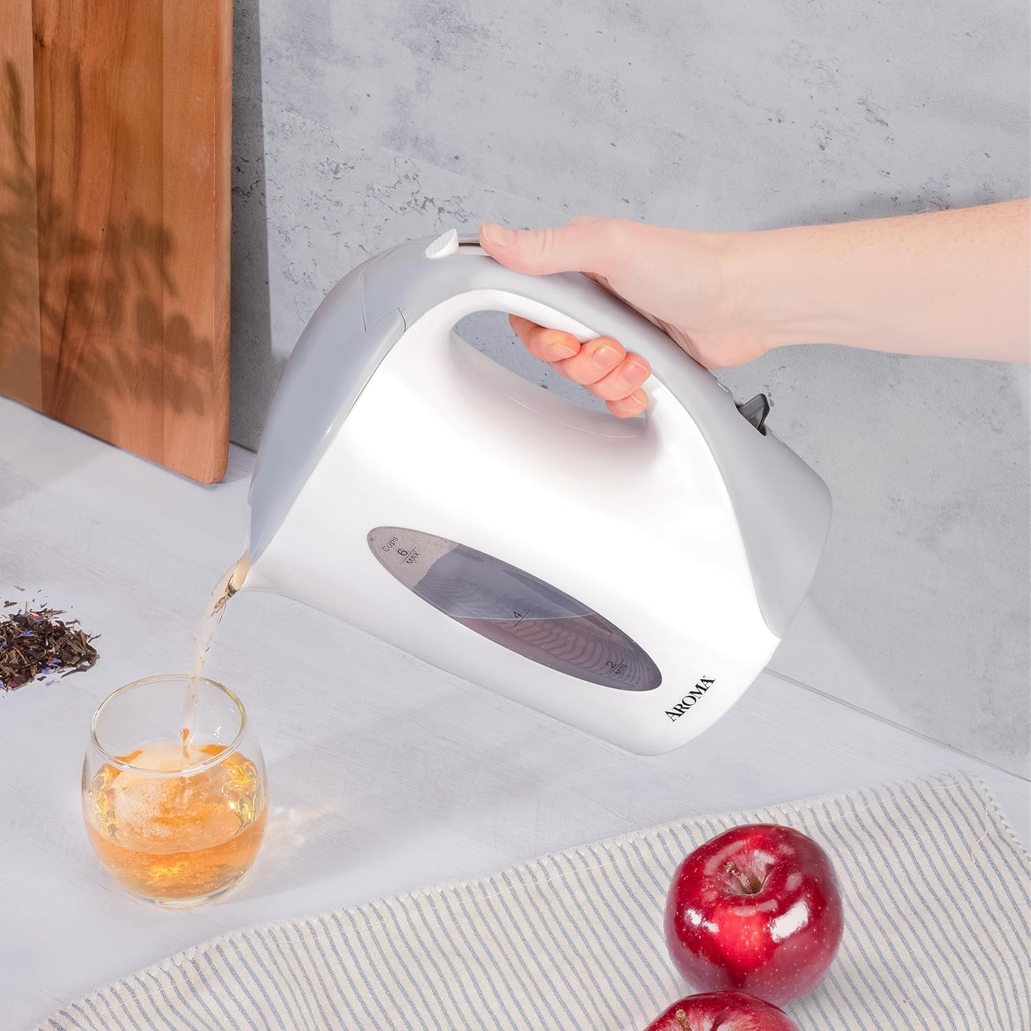 1.5L / 6-Cup Electric Kettle: Home & Kitchen